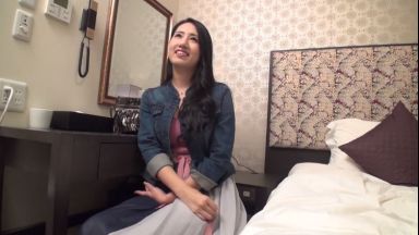 【素人ナンパ】ナンパした二十歳の専門学生はキレイな乳首の美乳！感度良好のマンコはツルツルにキレイなパイパンのthumbnail