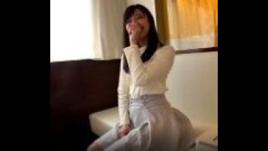 「だめ…恥ずかしいから…」透明感あふれる美少女が照れながら大胆なハメ撮りを披露///のthumbnail