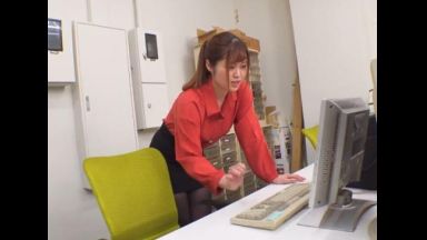 ♪望月あやか♪「先に起動しとこっと」朝一の誰も居ないオフィスで暇つぶしオナニー!逝き潮まき散らして「ヤバッ!どうしよ!」のthumbnail