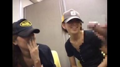 〚センズリ鑑賞〛　「ドキドキします」「楽しみです」センズリに興味津々の素人女子はシゴく肉棒から目が離せないのthumbnail