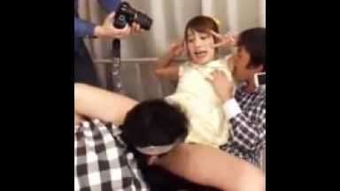 【本田莉子】「ねぇ撮って…？撮ってぇ…？みんなのアイドルりこがイクとこ撮ってィィィィイングゥゥゥゥゥ！！！」愛されたいから何でもしちゃう地下アイドルはファン撮影会でアヘ顔ダブルピースでイキまくる♡のthumbnail