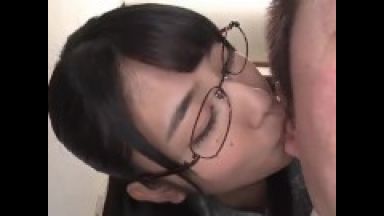 【神宮寺ナオ】真面目そうな顔してメガネっ娘清楚系ビッチ逆レイプお姉さん耳舐めのthumbnail