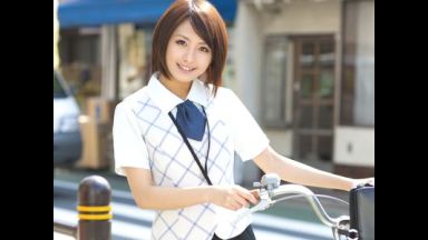 【素人】ショートカット美人で可愛い新人OLの保険のセールスレディをナンパし居酒屋に！店内でハメるエロエロ制服着衣セックス！のthumbnail