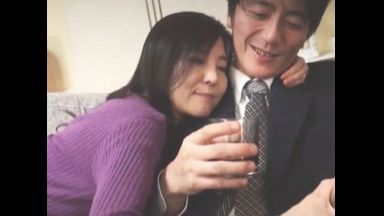 ☆熟女ママ☆美熟女☆母子相姦☆中だし！あっぁぁ…近親相姦x中出し！バック中出しで悶絶…お掃除フェラでエッチエロ動画「まだ頂戴…！」母親のthumbnail