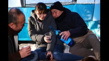 町内会のキャンプでお酒弱い妻のナオが酔わされ…衝撃の寝取られ映像のthumbnail
