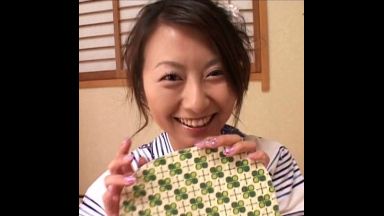 ！！ノーブラ浴衣熟女は絶倫おマンコで精子を搾りだしてお掃除フェラで最後の1っ滴まで吸い尽くしちゃう！！のthumbnail