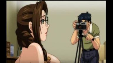 ［エロアニメ］写真館で夫婦がヌード撮影会やってたからエロい熟女が加わってレズし始めちゃって旦那を興奮させようってかのthumbnail