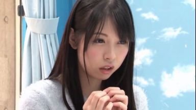 〚マジックミラー号〛　「経験人数は、ふた、り」初めての硬チンポに戸惑い顔のふんわり感漂うウブな美人女子大生のthumbnail