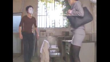 ♥「誰？…ヤメテ…イヤぁぁぁぁぁ」変態男に呼び出されて脅迫レイプされるスーツ姿のOL…性奴隷肉便器に墜ちるのthumbnail