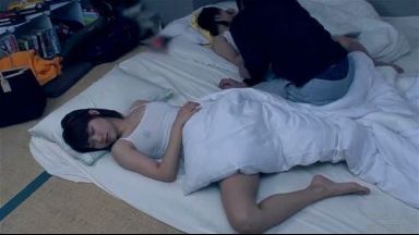 めっちゃ童顔ロリかわいい美少女夜這いレイプで襲いかかってそのままベロチュー手マンエッチ開始とかエロすぎのthumbnail