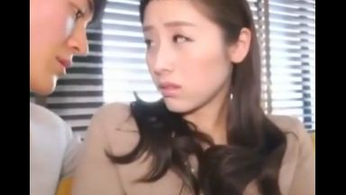 ☆原美織☆手マン☆着衣！SEXしよう…未亡人※近親相姦！おばさん好きだから…クンニで激イキエロ動画…人妻のthumbnail