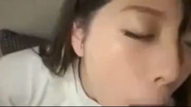 超エロい手コキフェラ抜きしてくれる超特級美女お姉さんセンズリ鑑賞からの手コキフェラ抜き素人ナンパのthumbnail