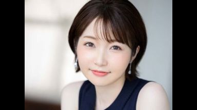 【人妻】清楚美人で色白ボディなショートカット美女奥さんのAVデビュー作品！手コキ＆フェラ抜きからエロエロ不倫セックス！のthumbnail