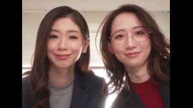♡2人の人妻女上司に犯され続ける僕「今日も君の家にお泊りしていいでしょ？上司命令よ…♡」旦那には残業と嘘をついて…のthumbnail