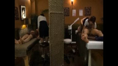 【マッサージNTRセックス】凄テクで客のMチンポを凌辱責めする変態美女！自分も欲情し妻に隠れて杭打ちピストン絶頂アクメ♡のthumbnail