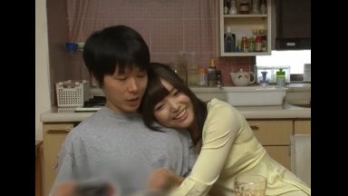 ！ねえ…見てよ…母子相姦＠中出し！近親相姦…イヤらしい…中だしでイクイクH動画「もう…いっちゃうの…ダメ！」☆母親☆のthumbnail