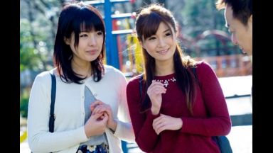 ２４歳と２６歳だというとても子育てに奮闘中のママさんには見えないまだまだ若々しい美人奥さまたちがとびきりスケベな淫乱メス犬に豹変！浮気は良くない事だと分かっていながらも匂い立つムレムレの股間にハイパワー電マをビタ当てされて性的欲望が覚醒したドスケベ人妻たちが魅せる淫らな姿を見逃すな！のthumbnail