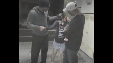 【レイプ】鬼畜な外国人の群れに狙われた小学生が無理やりペニス凌辱されるのthumbnail