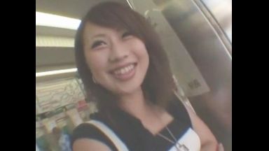 ♡「オナニーを見て貰いたいのですが…？♡」手の平に精子を射精させて大満足の痴女お姉さん…いっぱい出たね♡のthumbnail