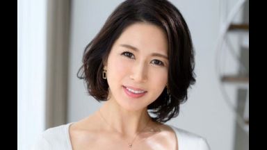 激しく抱かれたい…一場れいか、元美人秘書の四十路妻が初AV大絶頂のthumbnail