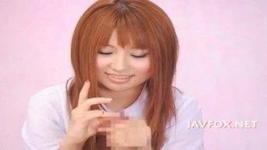 制服の女の子が前にすわり笑顔で手コキ両手を使って手コキをして焦らしながらどきどき舐めています。のthumbnail
