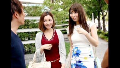 ☆人妻ナンパ☆　３８歳と３６歳になる旦那様とはセックスレス状態が続いてるとおっしゃるまだまだ女盛りの美人奥さまがとびきりスケベな淫乱メス犬に豹変！昼下がりの街中で声を掛けてきた経験豊富なナンパ師に女心をくすぐられてソノ気になった欲求不満のドスケベ人妻たちが魅せる淫らな姿を見逃すな！のthumbnail