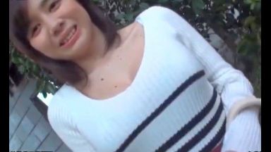 ☆素人☆騎乗位☆爆乳☆巨乳！みんな観て…人妻＠主婦！おっぱいで欲情しちゃうし…フェラの淫乱エロ動画…手コキのthumbnail