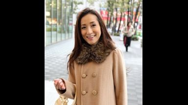 ４７歳だという女性として円熟味を増してくるアラフィフ世代に突入したお色気ムンムンの美人奥さまがとびきりスケベな淫乱メス犬に豹変！言葉巧みなナンパ師にチヤホヤされてソノ気になった欲求不満の人妻が旦那さん以外の生チ●ポを唾液たっぷりの積極フェラでしゃぶり尽くす淫らな姿を見逃すな！のthumbnail