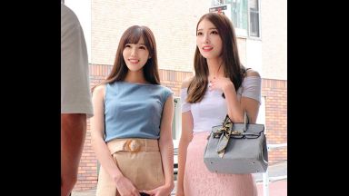 41歳母と19歳娘を親子丼でハメ狂っちゃう…母が娘の目の前で中出ししちゃう絶倫完熟おマンコ…ママだけずるいよのthumbnail