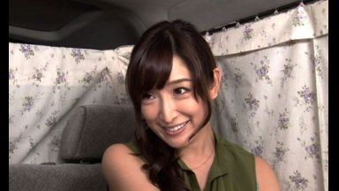 ディープな社交場として人気の高い六本木の街中で見つけた上品そうな見た目の美人奥さまがとびきりスケベな淫乱メス犬に豹変！浮気なんて絶対にダメだと分かっていながらもビンビンに尖らせた敏感乳首に快楽を与え続けられて激しく興奮した欲求不満のアラサー人妻が魅せる淫らな姿を見逃すな！のthumbnail