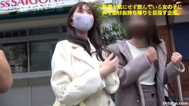 ＜素人お姉さん×顔射＞終電逃した女の子をナンパしてホテルでSEXのthumbnail