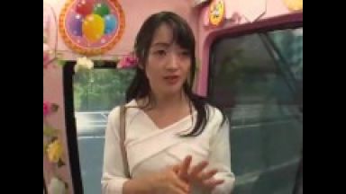 【マジックミラー便】めちゃくちゃエロい貧乳スレンダー美脚ロリ童顔ロリお姉さんを素人ナンパして生ハメ生中出し！のthumbnail