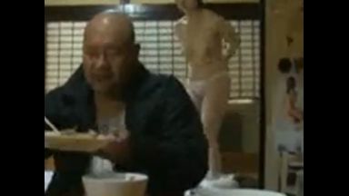 ！でも好きだから…ヘンリー塚本＋夫婦！おばさんでみんな自慰しちゃおうよ※フェラでイクイクH動画「あぁぁ…イクぅぅぅ！」☆人妻☆のthumbnail