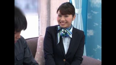 【マジックミラー】空港でナンパした現役CAに草食男子がお悩み相談企画！お願いされて断れないお姉さんがなし崩し着衣セックス！のthumbnail