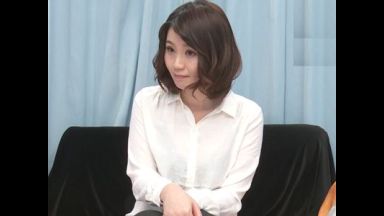 40代に見えない美魔女熟女人妻がバイブ＆電マの快感にアへ顔晒し絶叫イキ！若い肉棒に無許可中出しされるエロ浮気妻の不倫ハメ！のthumbnail