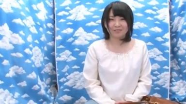 【素人ナンパ】超真面目そうでエッチなんてしたことなさそうな女の子にセンズリ鑑賞させる興奮半端ないのthumbnail