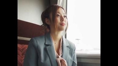 ♥電車で不倫旅行する人妻を自負撮り「医者の旦那は構ってくれなくて…♥」個人風呂で中出ししちゃう絶倫奥様のthumbnail