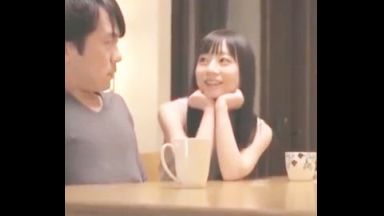 ♥親友の妹「お兄ちゃんってずっと私の事みて勃起させてるでしょ♥」スケベな思春期マンコに挿入したいの？…いいよお兄ちゃんのthumbnail