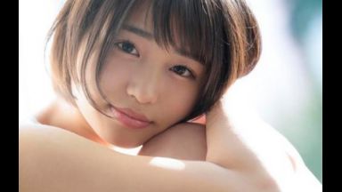 【唯井まひろ】「恥ずかしいけど…頑張るんだもん」18歳のショートカット美少女が濃厚セックスプレイに挑戦！制服で大量潮吹きのthumbnail