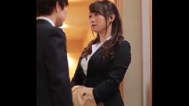 ♥商談が失敗して落ち込む僕に人妻上司が一泊した相部屋ホテルでカラダで慰めてくれた♥憧れの人に抱かれたのthumbnail