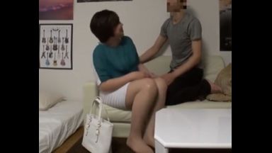 ♡「帰りたくないの…♡」50歳過ぎた人妻は女に戻りたくて完熟マンコにチンポ挿入しちゃう…もう戻れない快楽でイキ狂っちゃうのthumbnail