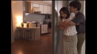 【義母ハメ】｢こんなになっちゃったんです･･･｣娘がすぐそこに居るのに!義息のデカマラが熱く、一舐め毎に脳が溶ける･･･のthumbnail