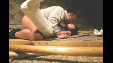 ♡骨折女子校生が部活からの帰宅中、送ってくれた彼と別れた瞬間に変態親父に連れ込まれて屋外青姦レイプ♡のthumbnail