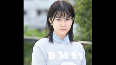 ！一人のdickしか知らないInnocence少女がセカンドVirgin喪失！久しぶりのSEXが人前で全裸で責められちゃう…のthumbnail