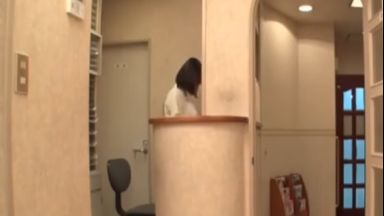 【深田えいみ】激エロ色白巨乳美女が抜いてくれる眼鏡っ娘歯科衛生士逆レイプのthumbnail