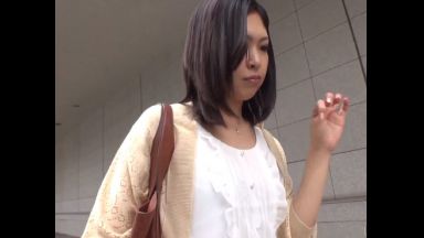 ♡「あぁぁっイクぅぅぅ♡」結婚3年の欲求不満奥様…チンポ日照りおマンコは玩具なんかじゃ満足できないののthumbnail