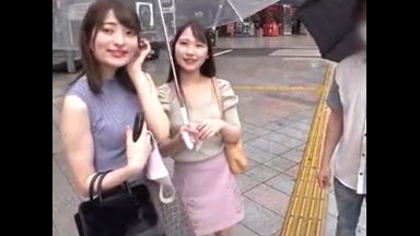 【W素人娘】逆ナンパした童貞くんを、キンタマから精子が枯れるまで逆３Ｐ、ハーレムSEXで、筆おろし…のthumbnail