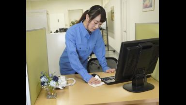 ！清掃のHousewifeおばちゃんをパート先に忍び込んでcreampieRape！逃げ惑っても無理やり犯しまって仕事中の日常崩壊…のthumbnail