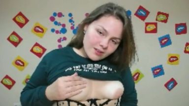 おばさんがエロ配信でしぼんだおっぱいを曝け出すｗｗｗのthumbnail