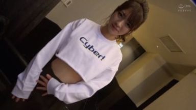 《エロ動画×素人･JD》某SNSで知り合った芸能人級に可愛いシロウト大学生のお姉さんをホテルに誘い込み即日SEX成功のthumbnail